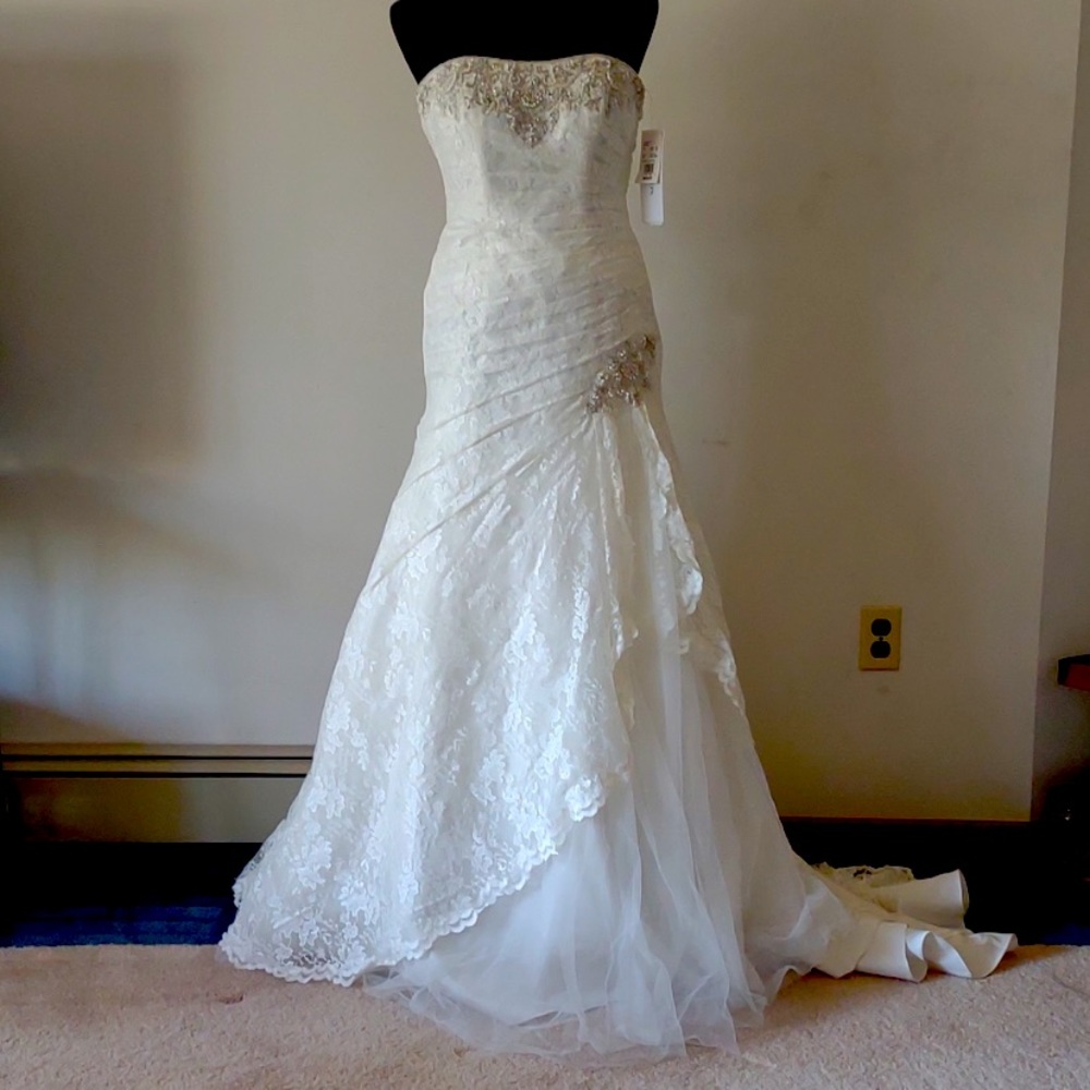 David's Bridal A-Line Ivory Strapless Fit & Flare Wedding Dress SZ 6 NWT YP3344